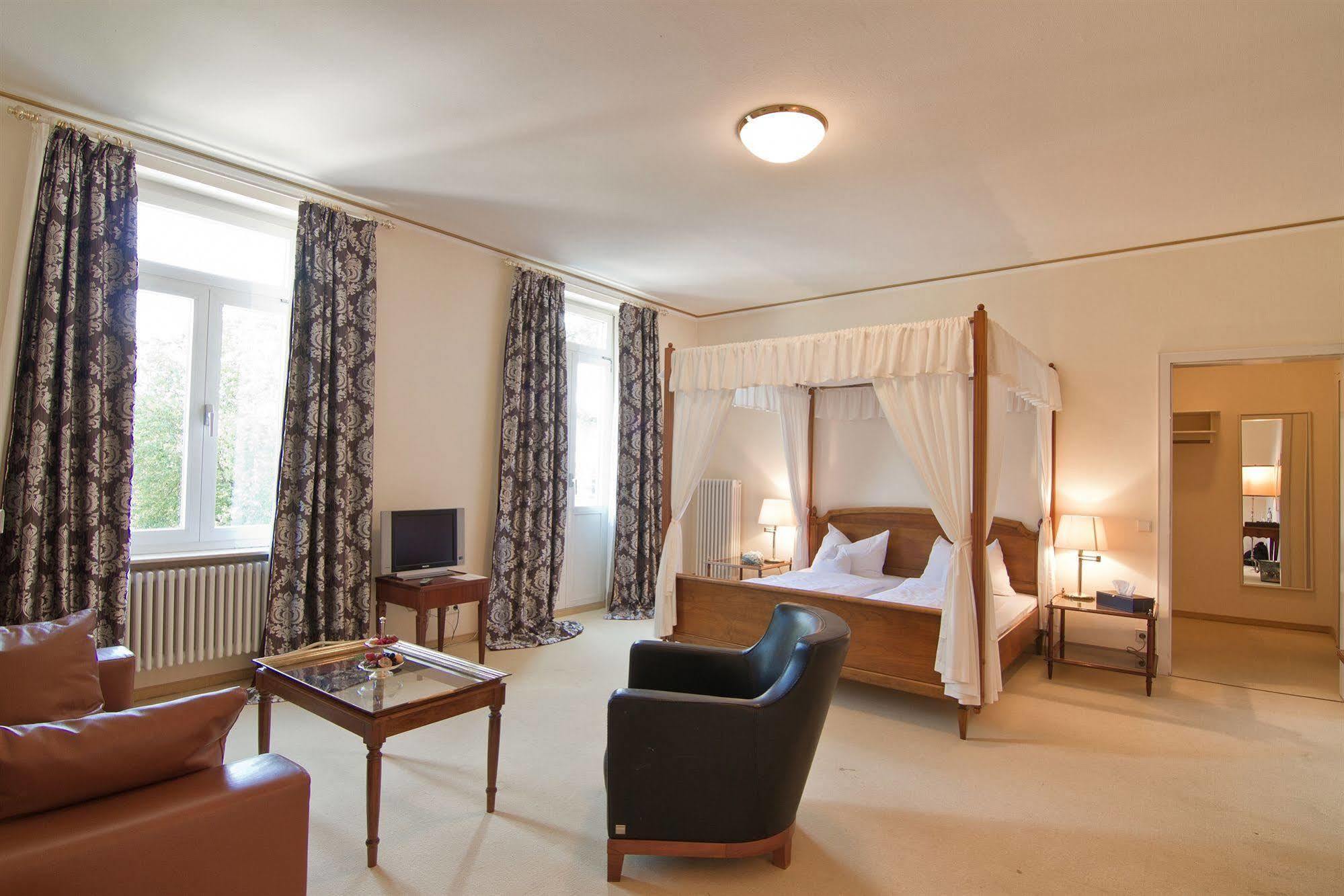באדנוויילר Hotel Romerbad מראה חיצוני תמונה