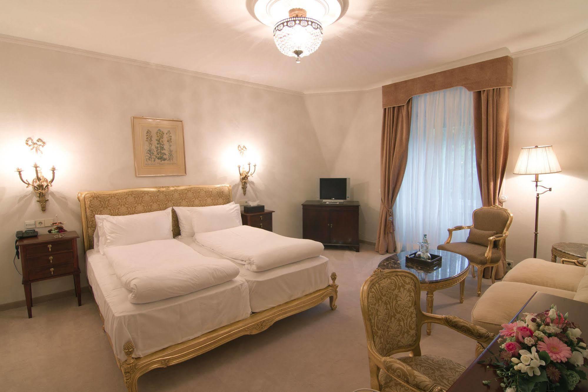 באדנוויילר Hotel Romerbad מראה חיצוני תמונה