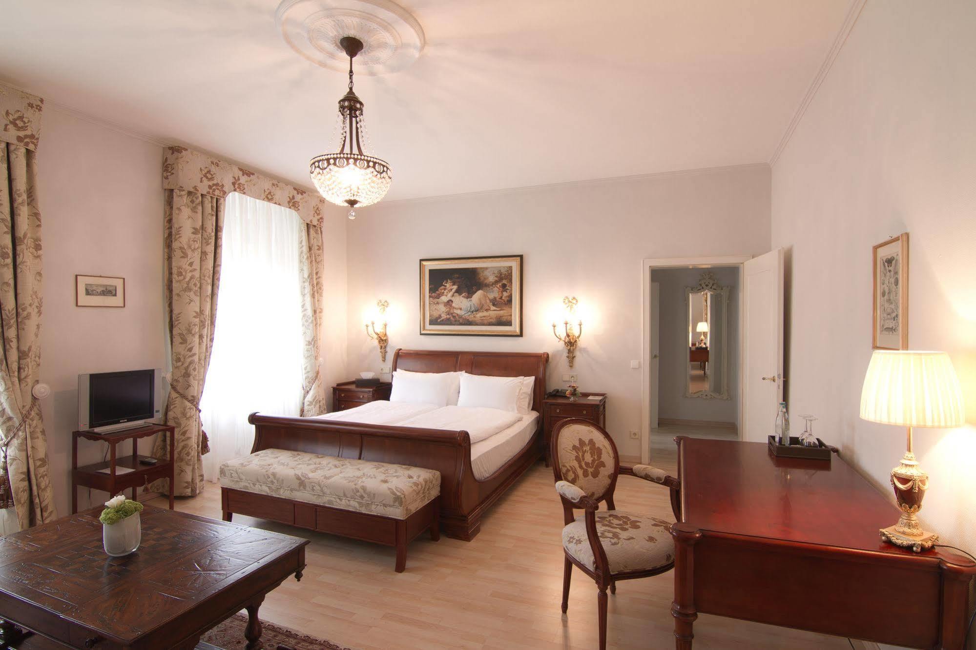 באדנוויילר Hotel Romerbad מראה חיצוני תמונה