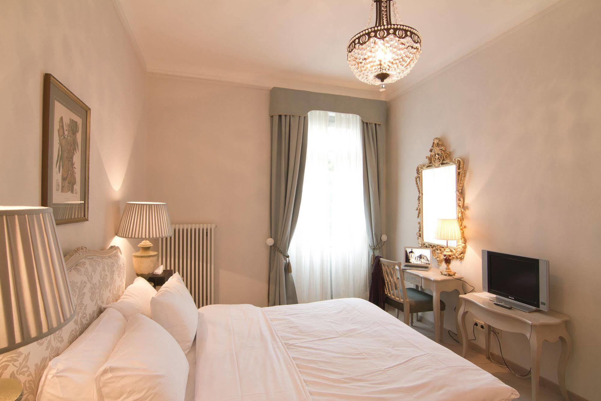 באדנוויילר Hotel Romerbad מראה חיצוני תמונה